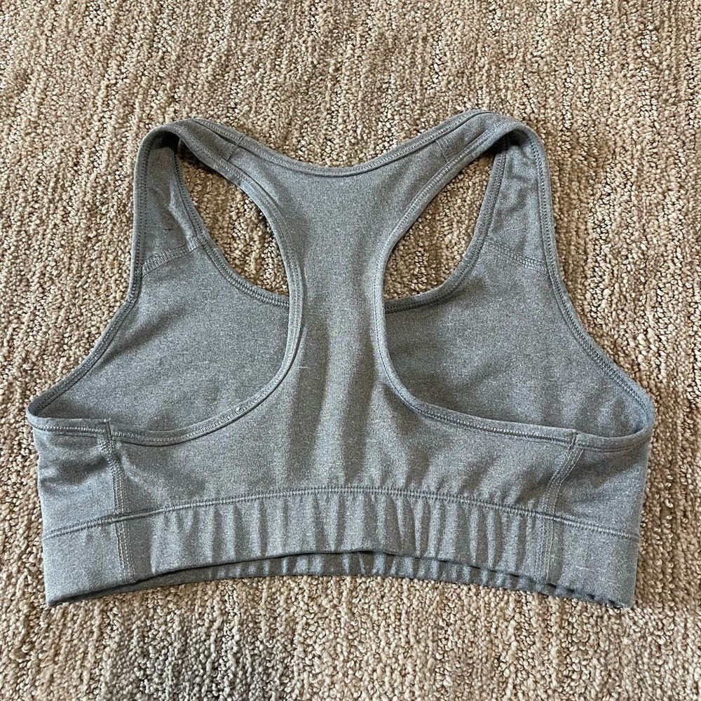 Nike Women’s Swoosh Light Support Non-Padded Sports Bra - Picture 3 of 3